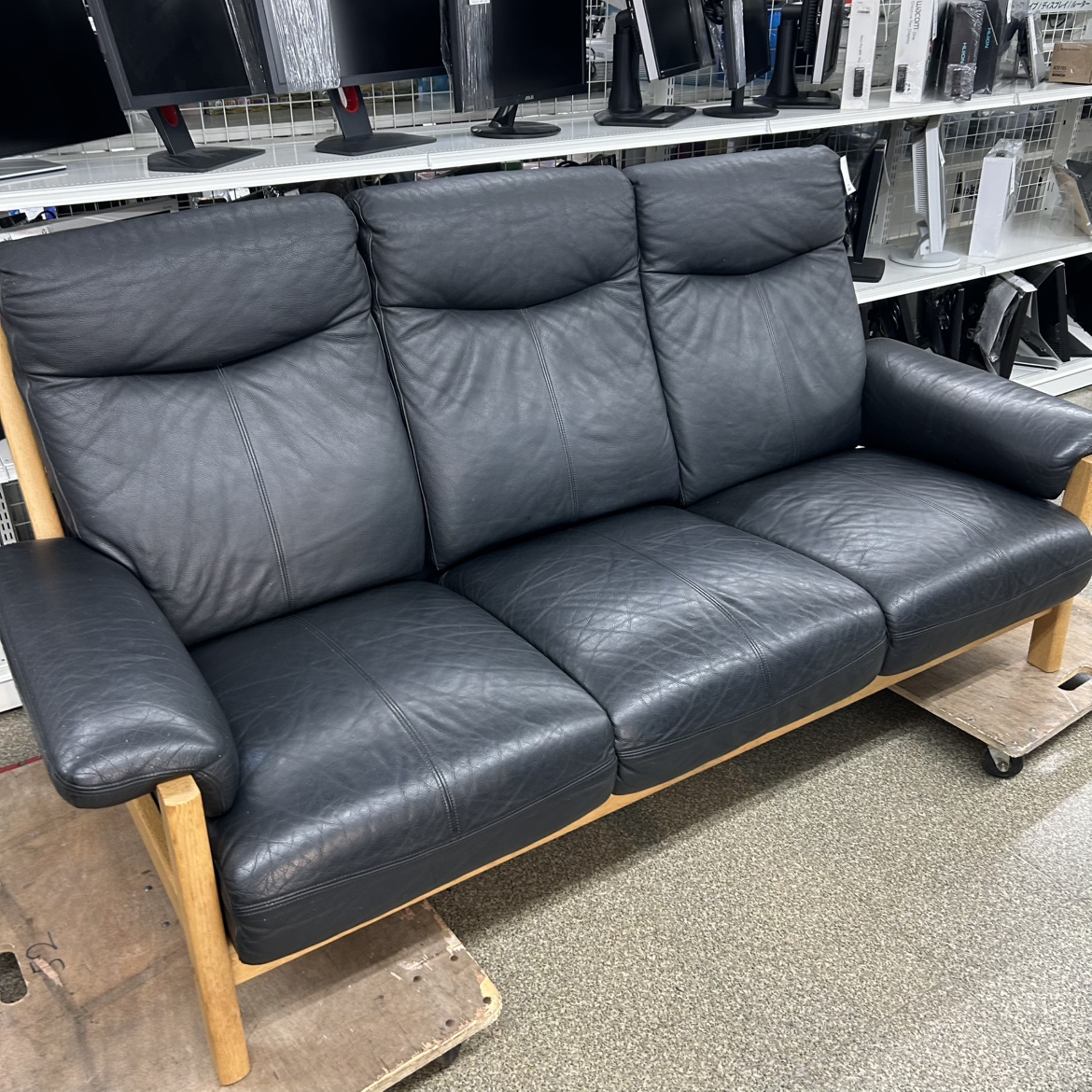 本革3人掛けソファー入荷のお知らせです。 / リサイクルショップ三喜